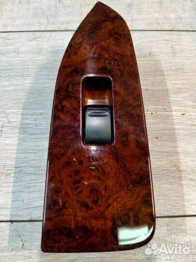 Блок управления стеклоподъемниками задний левый