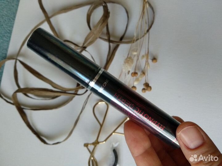 Новая декоративная косметика тушь помада щипцы