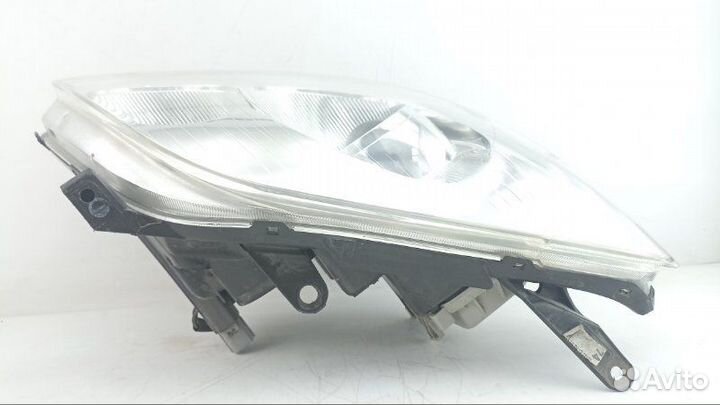Фара правая Toyota Avensis AZT250 2004
