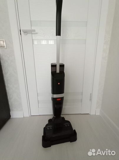 Моющий вертикальный пылесос