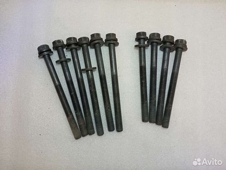 Болт гбц cga3de / cg13de cg10de Nissan