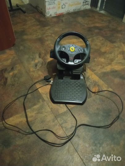 Игровой руль с педалями