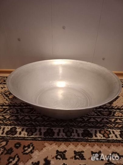 Тазы алюминиевый и эмалированный