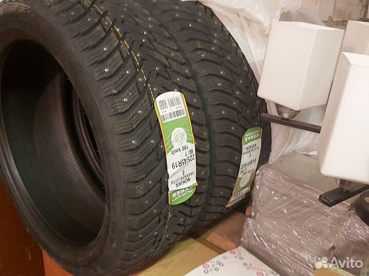 Nokian Tyres Hakkapeliitta 8 225/45 R19