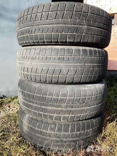 Bridgestone Blizzak Ice 215/65 R16