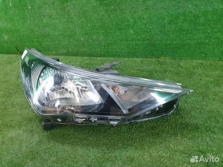 Фара правая Hyundai Solaris