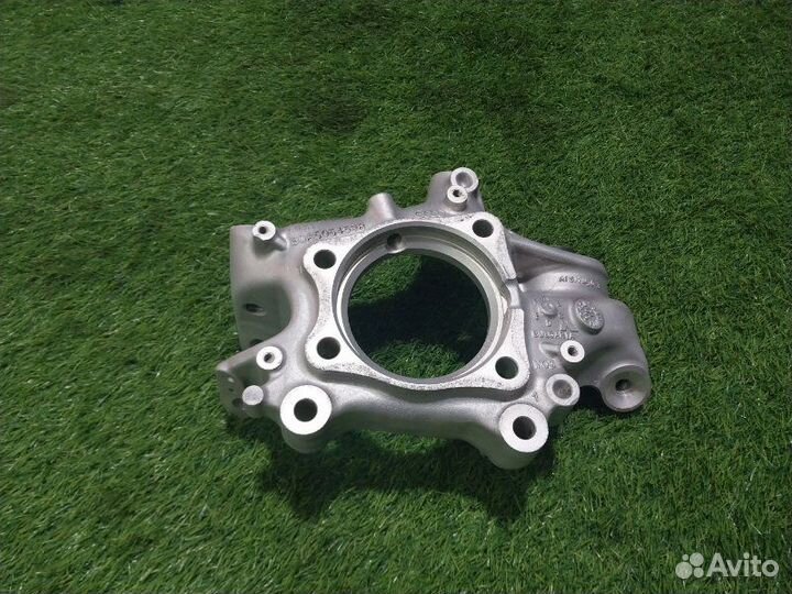 Кулак задний левый Audi A6 C8 dfba 2018