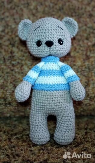 Вязаные игрушки ручной работы. Медвежонок