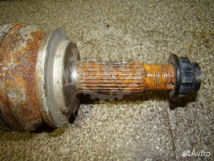 Полуось передняя левая Toyota RAV4 (XA30)