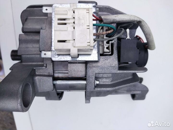 Двигатель стиральной машины Аристон