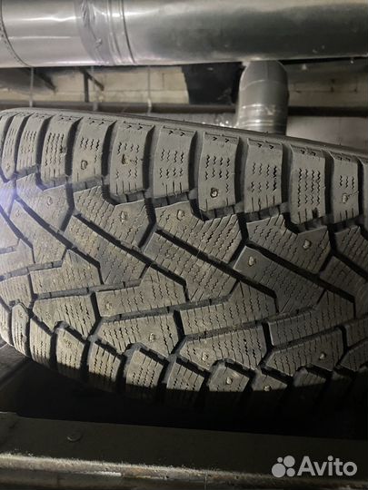 Pirelli Ice Zero 245/40 R18