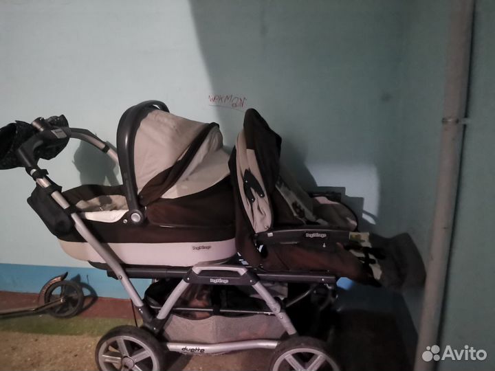 Коляска доя двойни, погодок
