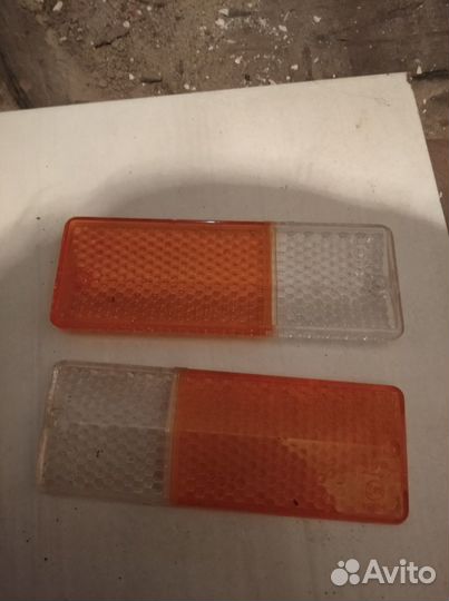 Стекла для подфарников