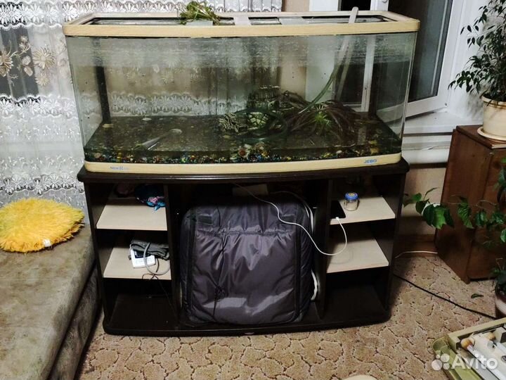 Аквариум с тумбочкой