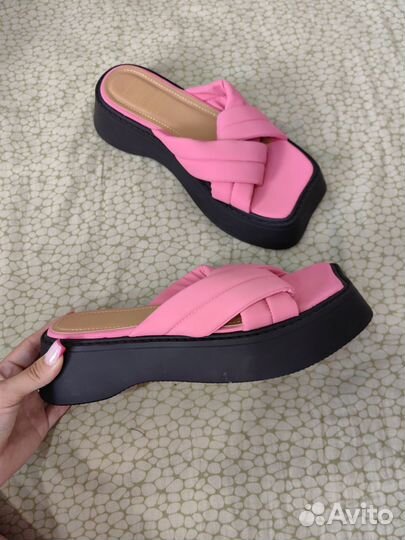 Босоножки новые 39