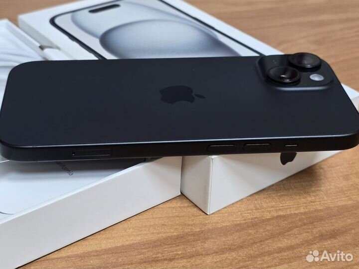 iPhone 15, 256 ГБ