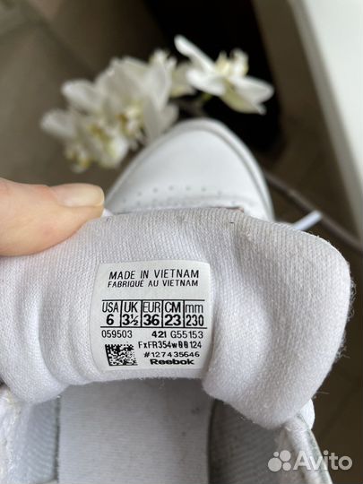 Кроссовки для девочки 36