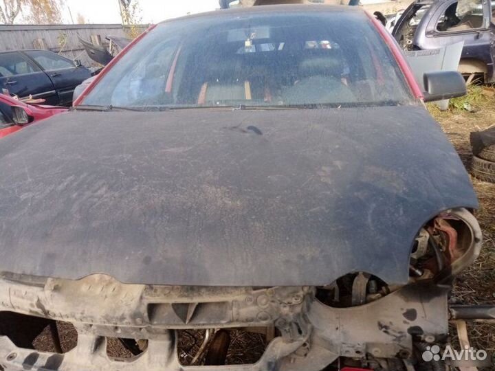 Капот Volkswagen Polo 4 2005