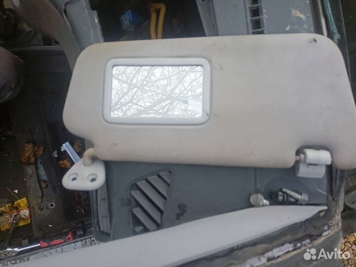 Солнцезащитный козырек правый Kia Rio 2 jd