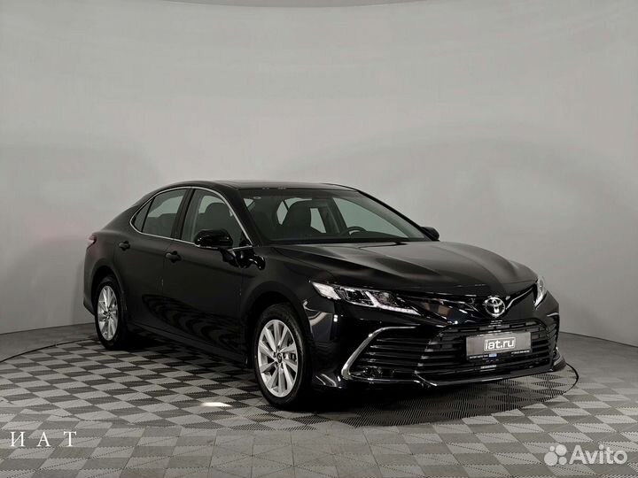 Toyota Camry 2.0 CVT, 2023