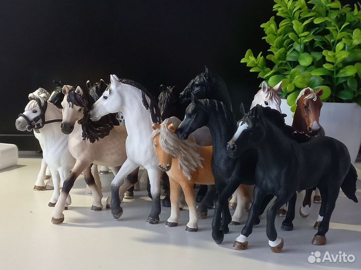 Фигурки лошадей schleich