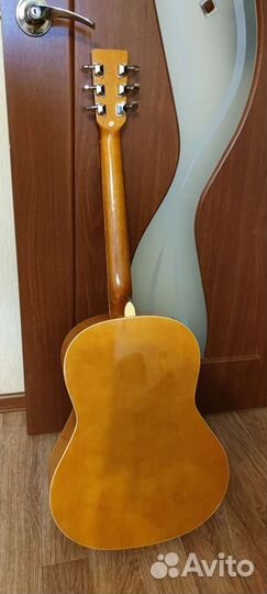 Отличная акустическая гитара Homage