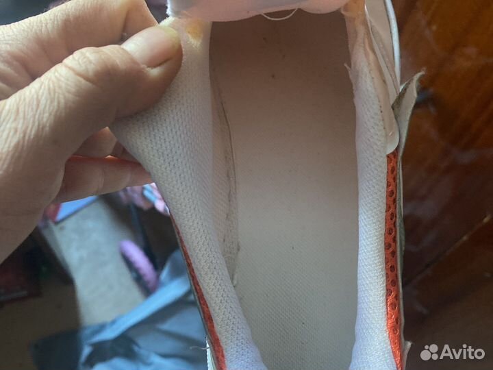 Кроссовки женские