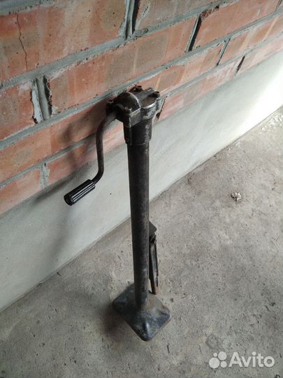 Домкрат на ниву 1000кг