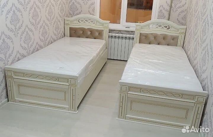Кровать