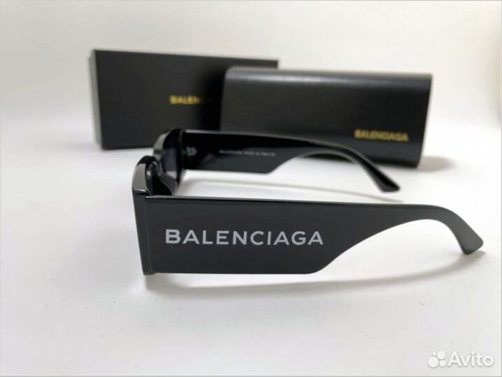 Солнечные очки Balenciaga