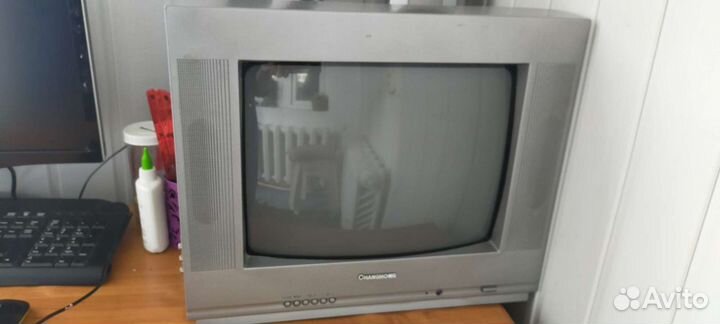 Телевизор б/у в отличном состоянии.Компьютер б/у