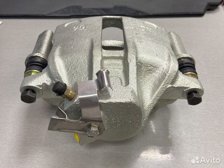Передний правый суппорт audi vw d.54