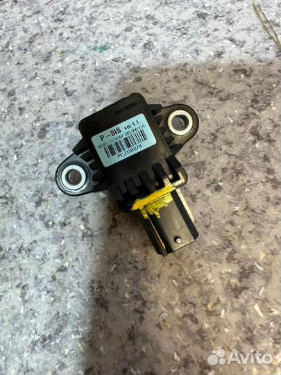 Датчик удара правый Hyundai Sonata 7 LF G4ND 2015