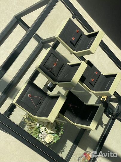 Золотые серьги Van Cleef