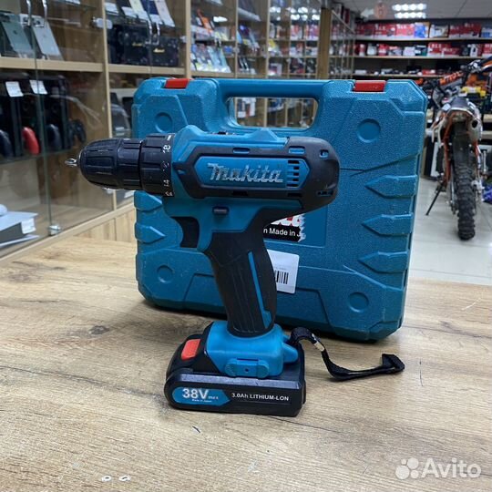 Шуруповерт makita