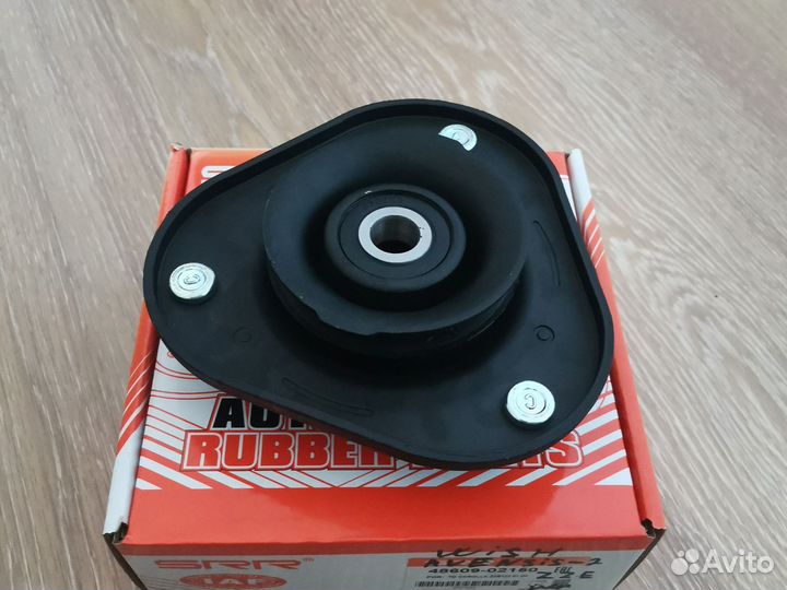 Продам опору амортизатора для тойота авенсис