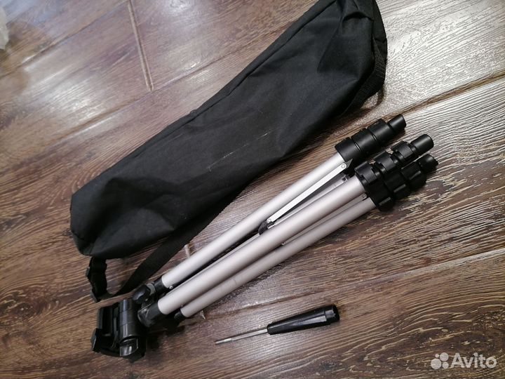 Штатив для фотоаппарата