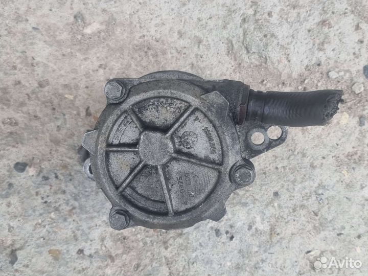 Вакуумный насос Bmw 320D E46 M47D20 2Л