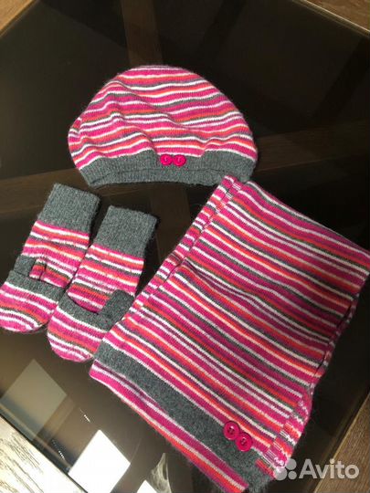 Новая шапка и варежки для девочки sigikid