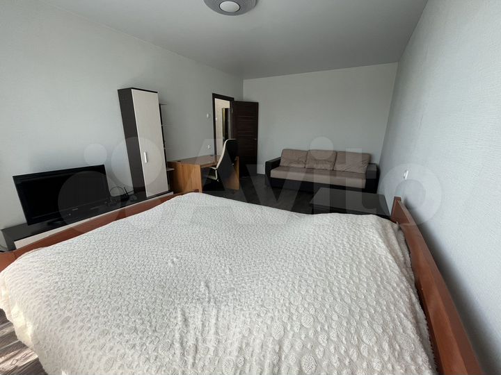 1-к. квартира, 42 м², 9/9 эт.