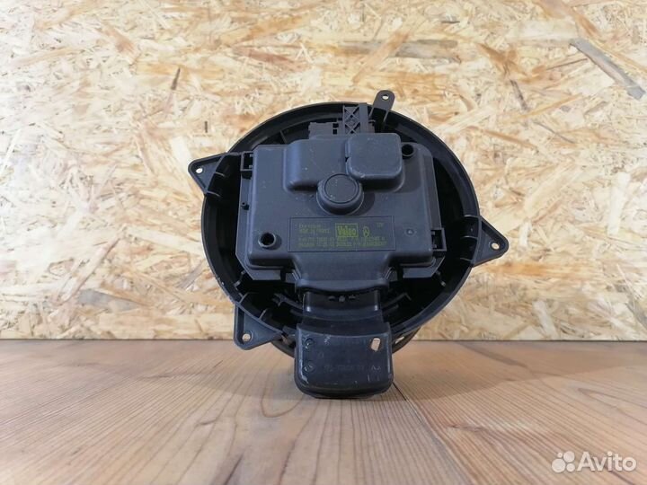 Mercedes-Benz GL X164 Мотор отопителя салона