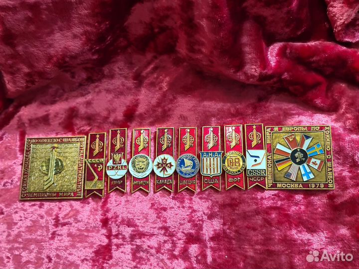 Набор значков хоккей с шайбой СССР