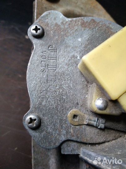 Моторчик дворников Isuzu Trooper