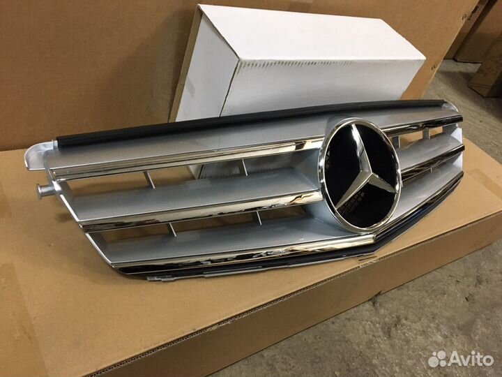 Решетка радиатора Mercedes C204