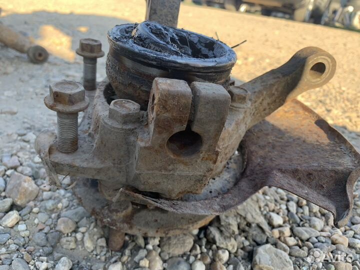 Поворотный кулак правый Chery Fora