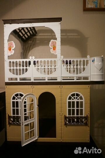 Кукольный домик с мебелью
