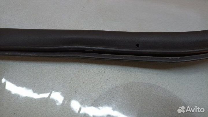 Уплотнитель капота Audi A6 C6 BDW 2007