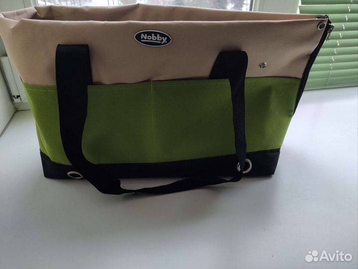 Переноска для небольших собак и кошек