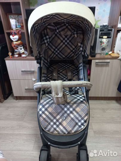 Прогулочная коляска