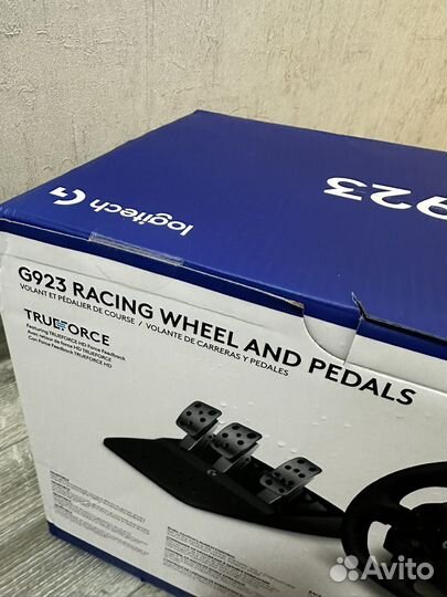 Игровой руль с педалями